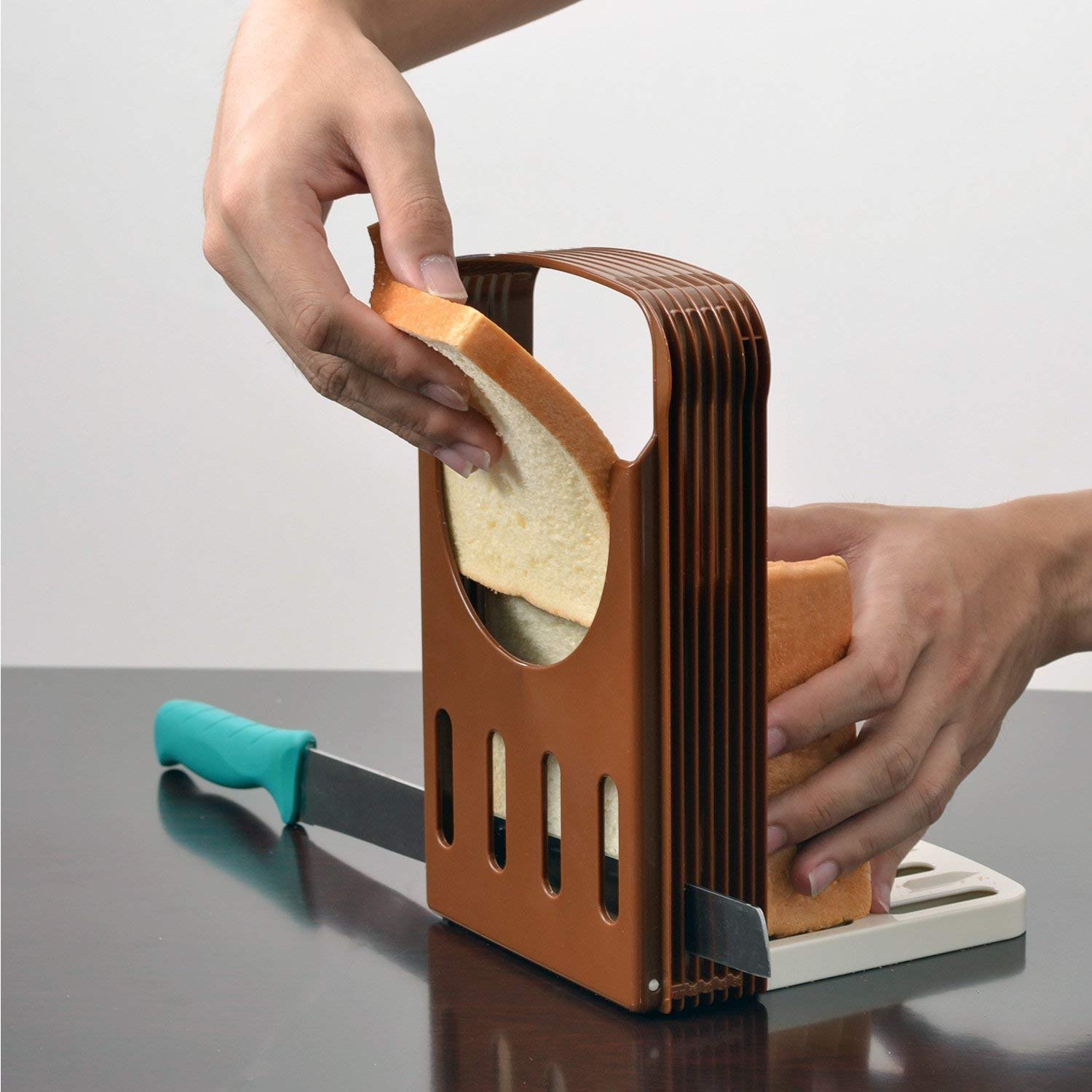 Plastic Foldable And Adjustable Bread Toast Slicer 4 Slice Thickness Bread Slicer Bread Slicer For Kitchen, Brown